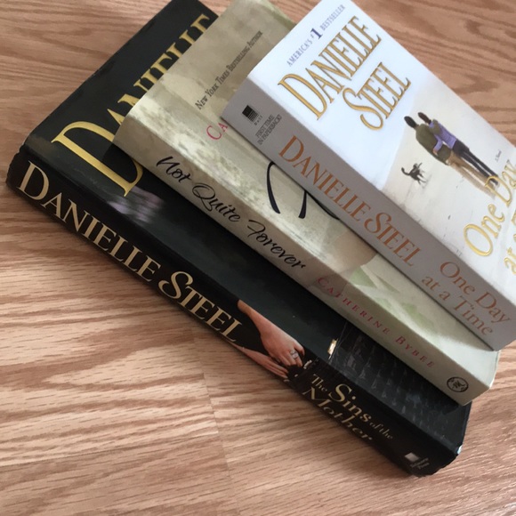 3 D.S. BOOKS - Picture 2 of 8